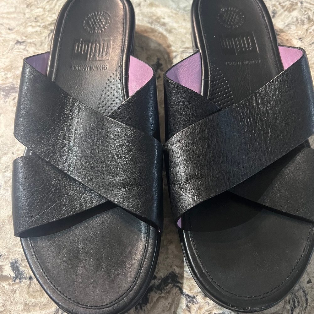 Size 8 Black Leather Fitfloos